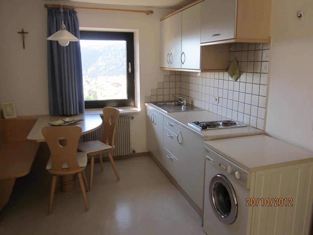 Gasthof Zum Roessl San Genesio Atesino Habitación foto